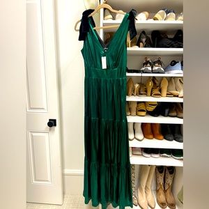 Green Christmas dress with black velvet bows NWT